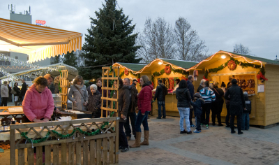 Karácsonyi vásár és adventi gyertyagyújtás november 27-én