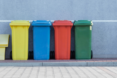 Háztartási hulladék elszállítása a családi házas övezetekből 2022. december 26-án