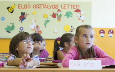 Elsősök beíratása a városi alapiskolákban